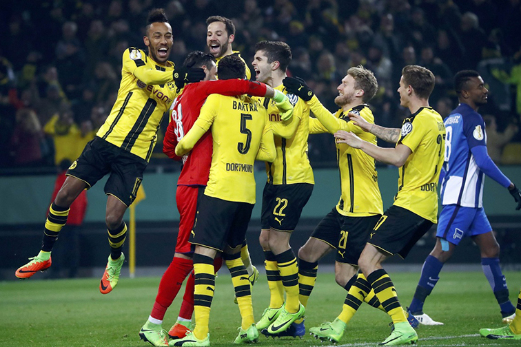 关于AC米兰客场告负，积分榜位置动摇的信息